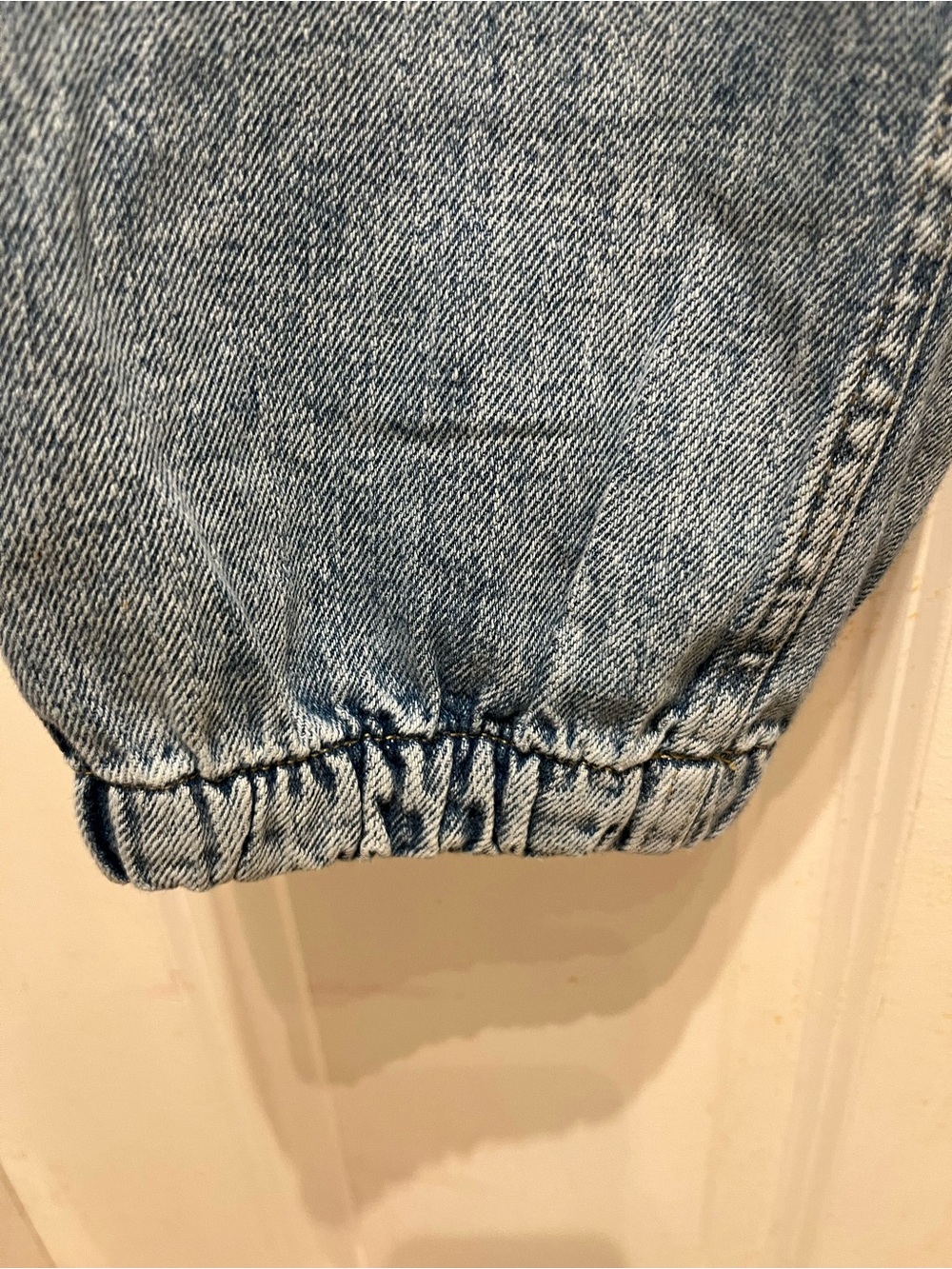 EUC GAP High-Rise Denim Girlfriend Utility Joggers in Medium Wash Size Small - Picture 8 of 16